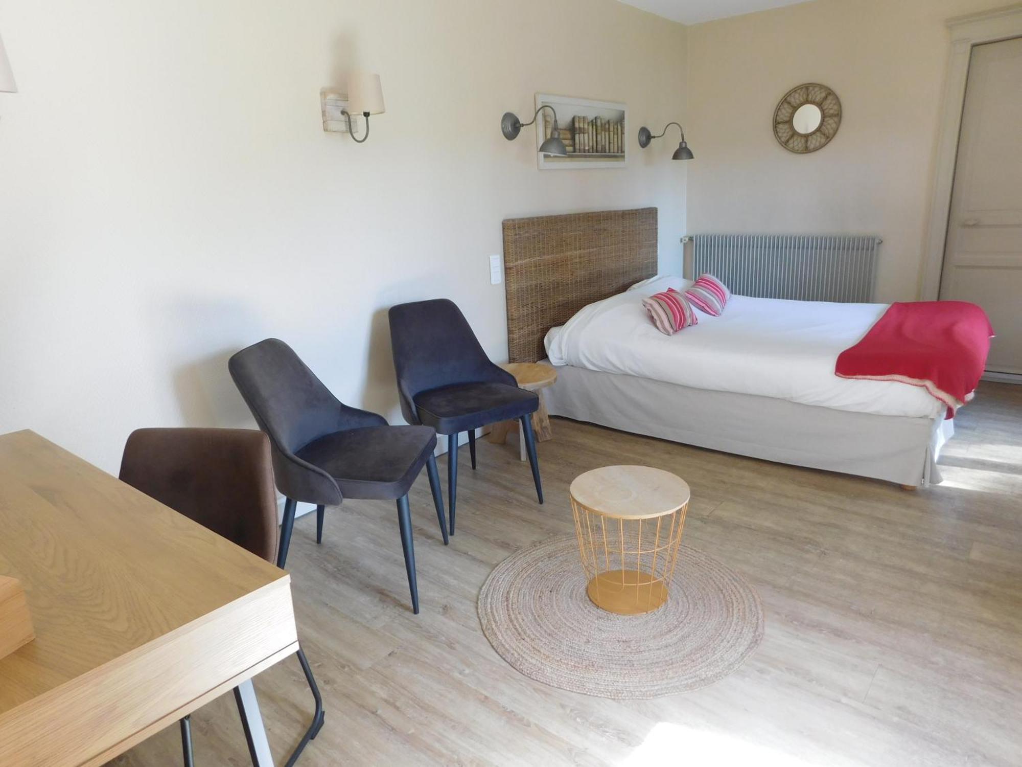 Logis Hotel Le Prince Noir Sérignac-sur-Garonne Zewnętrze zdjęcie