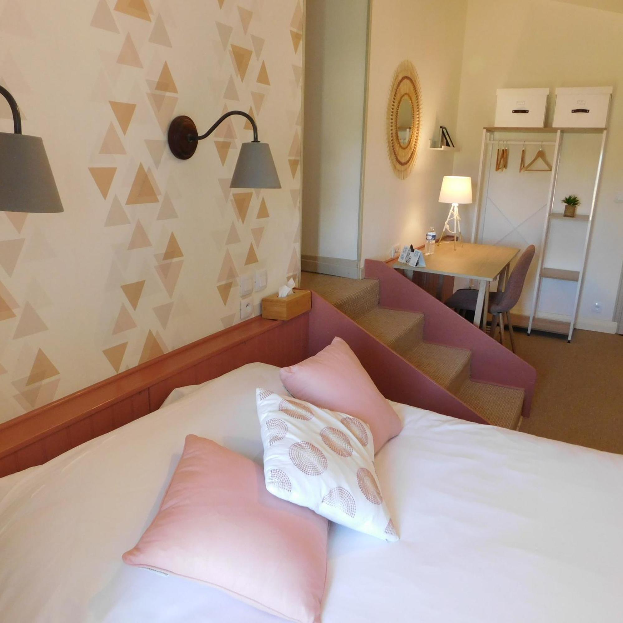 Logis Hotel Le Prince Noir Sérignac-sur-Garonne Zewnętrze zdjęcie