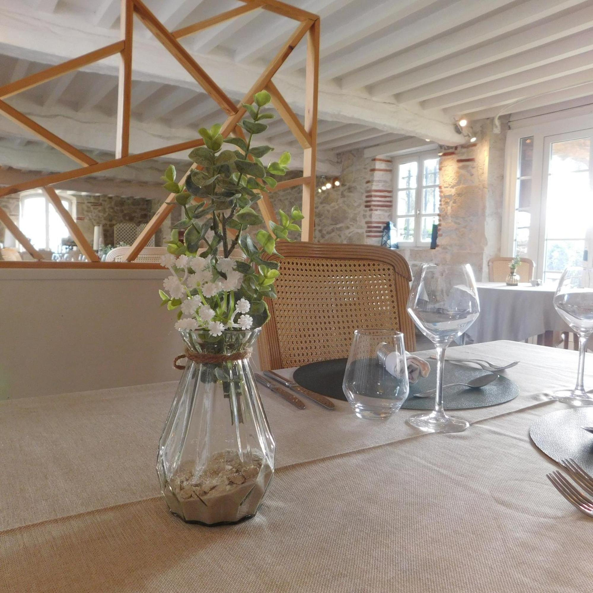 Logis Hotel Le Prince Noir Sérignac-sur-Garonne Zewnętrze zdjęcie