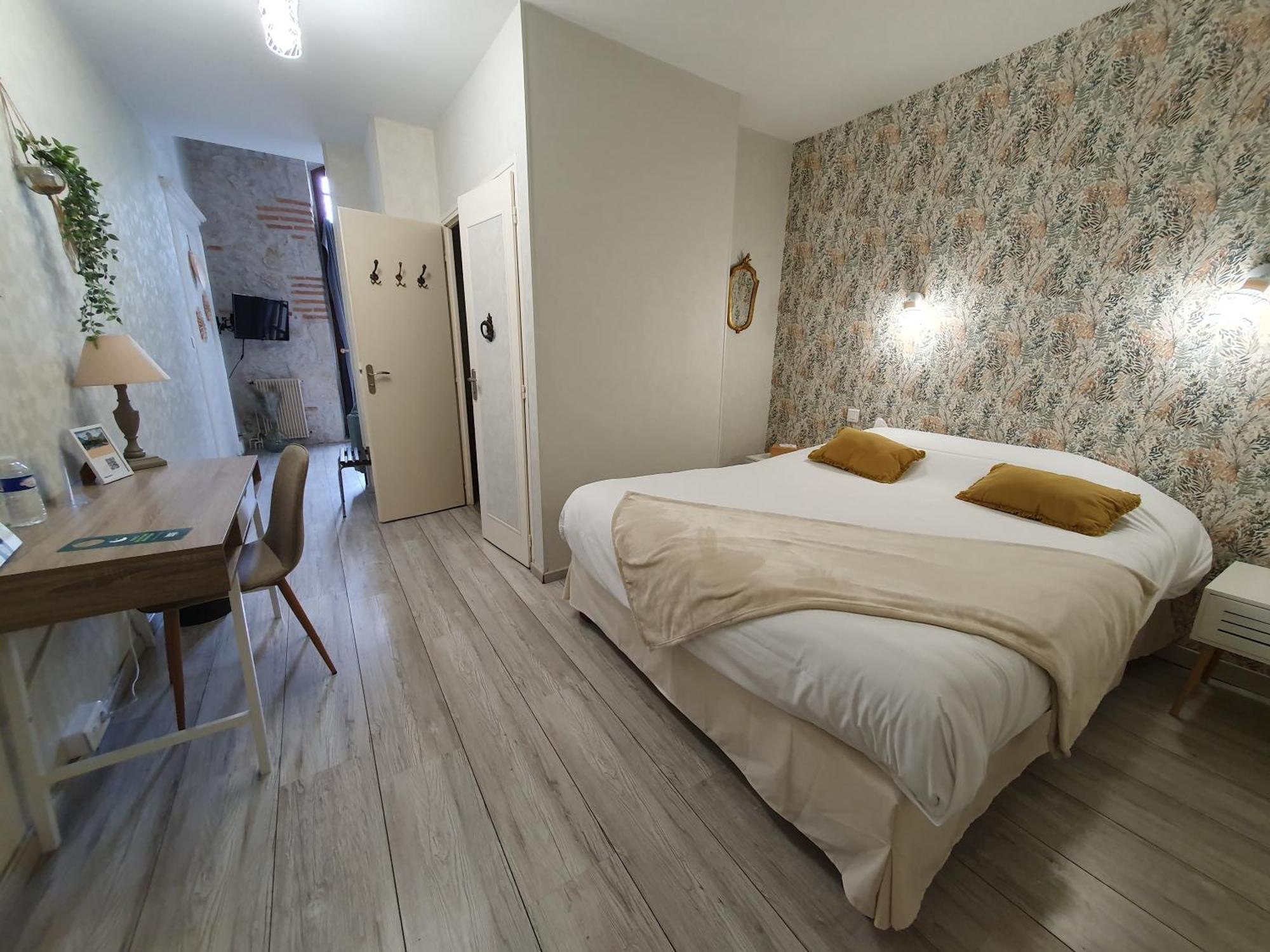 Logis Hotel Le Prince Noir Sérignac-sur-Garonne Zewnętrze zdjęcie