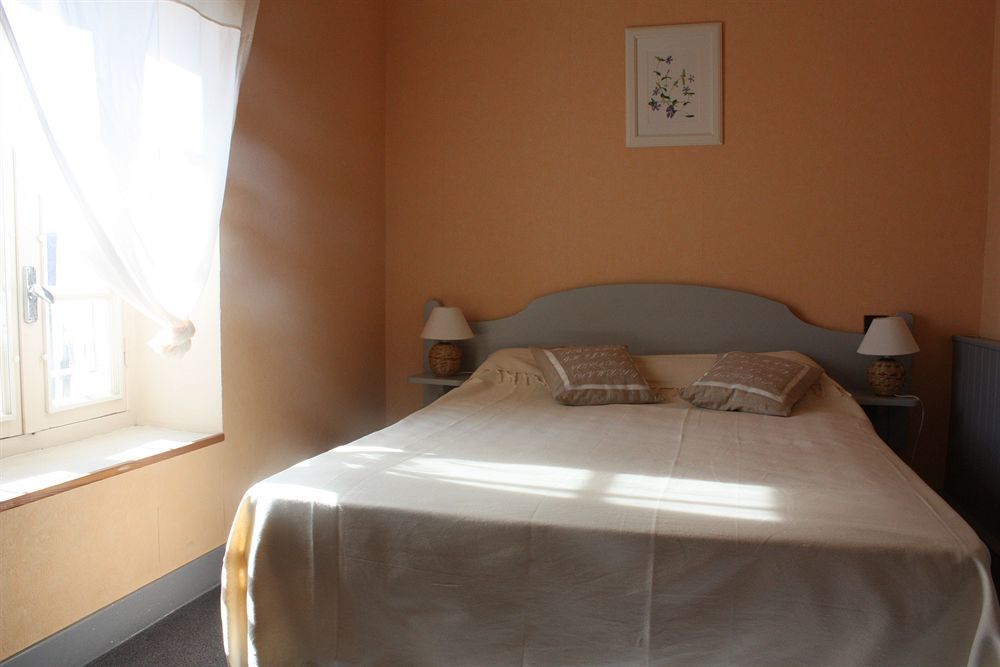Logis Hotel Le Prince Noir Sérignac-sur-Garonne Zewnętrze zdjęcie
